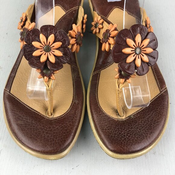 Born Women's Size 9 Brown Leather Flower Applique Open Toe Slip On Heeled Sandal - Picture 4 of 14